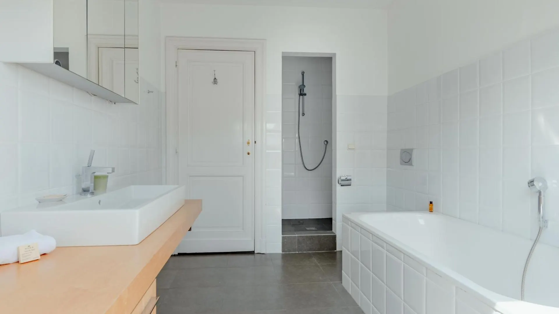 Brussels Eu Prestige Residence 0*,